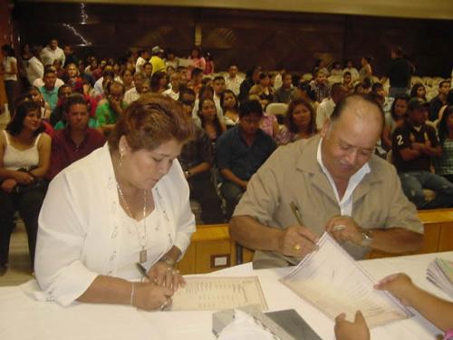 107 parejas se casan en campaña de matrimonios colectivos que organiza el SJOIIM